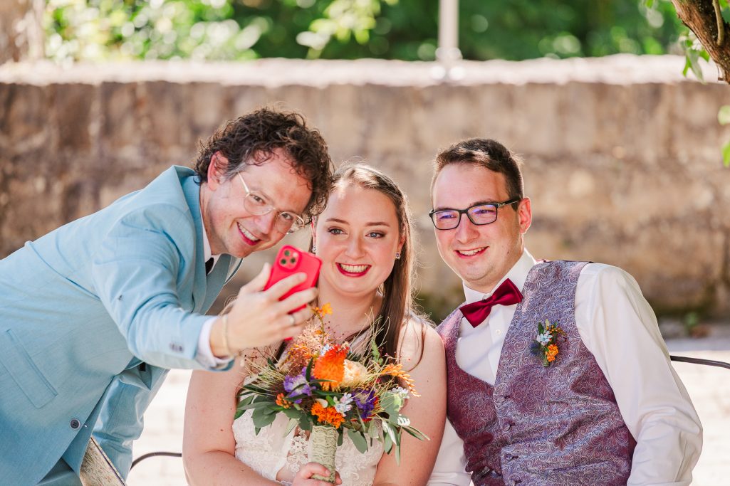 Heiraten auf einer Burg - Freie Trauung Arnstein Freier Trauredner Schweinfurt André Kessler bei einer freien Trauung in Arnstein - auf der Burg Arnstein